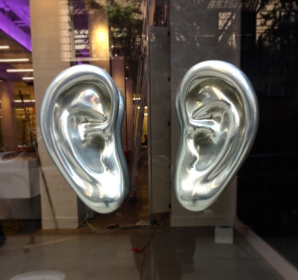 3D打印耳机：为每个人的耳朵量身定制3D打印耳机实体零售店