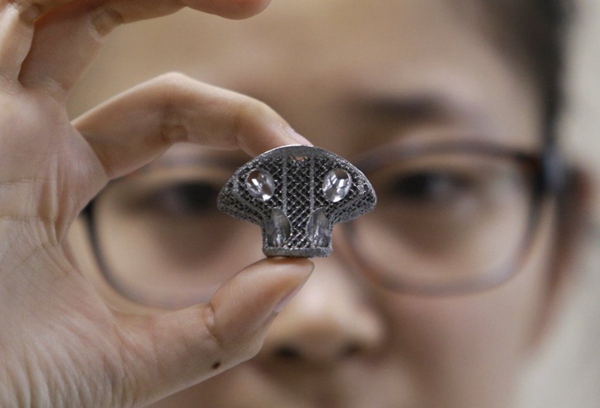 用金属3D打印工艺来制造骨科植入物