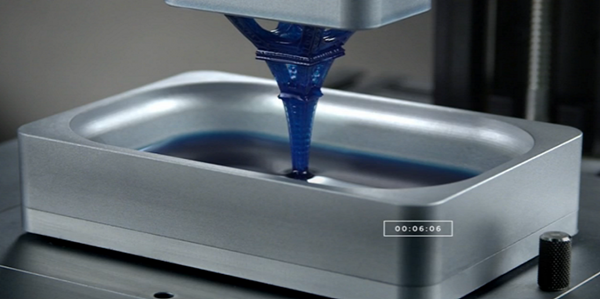 利用光线和氧气的作用来固化光敏树脂CLIP技术把 3D打印速度提升100倍